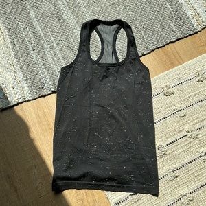 EUC Heather Black Lululemon Swiftly Tech Racerback Tank. Size 10.